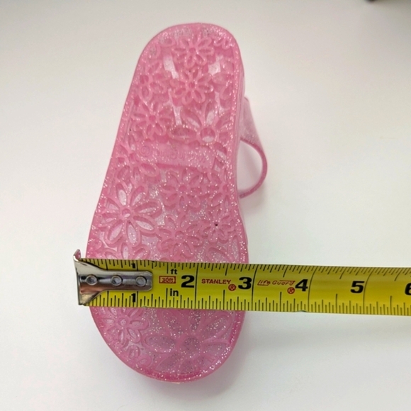 Hello Kitty Bundle - Tumbler, Lunch Bag and Jelly Sandals - Picture 9 of 16